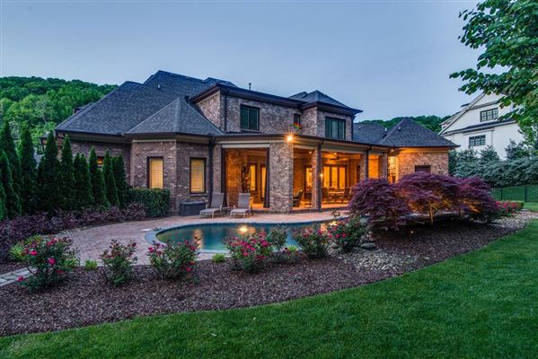 A GREAT HOME FOR ENTERTAINING IN BRENTWOOD | Tennessee Luxury Homes