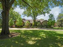 TRADITIONAL QUIET ESTATE