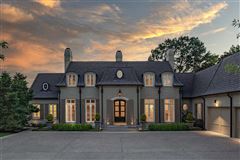 PRISTINE HOME IN PRESTIGIOUS NORMANDY PARK