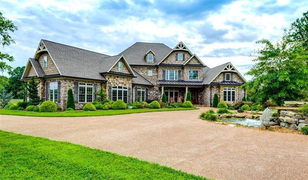 COUNTRY HOME IN COOKEVILLE CITY LIMITS | Tennessee Luxury Homes | Mansions For Sale | Luxury ...