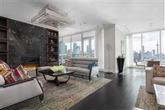 FULL-FLOOR LUXURY HOME IN MUSEUM HOUSE