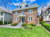 CLASSIC HOME IN DESIRABLE POSITION