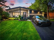 STUNNING HOME IN SOUGHT-AFTER HENRY FARMS
