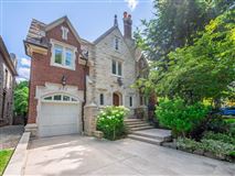 THE FINEST OF LAWRENCE PARK WITH OPULENCE THROUGHOUT