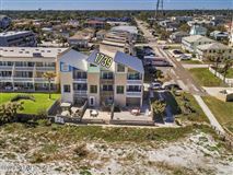 STUNNING VIEWS FROM THIS OCEANFRONT TOWNHOME ON JACKSONVILLE BEACH