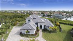 SPLENDID WATERFRONT ESTATE