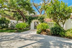 LUXURY HIDEAWAY IN PRESTIGIOUS OLD RIOMAR