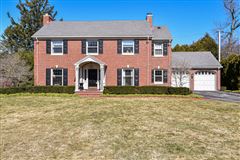 PREMIER LOCATION FOR A LUXURY LIFESTYLE
