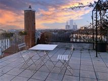 A SPLENDID PENTHOUSE
