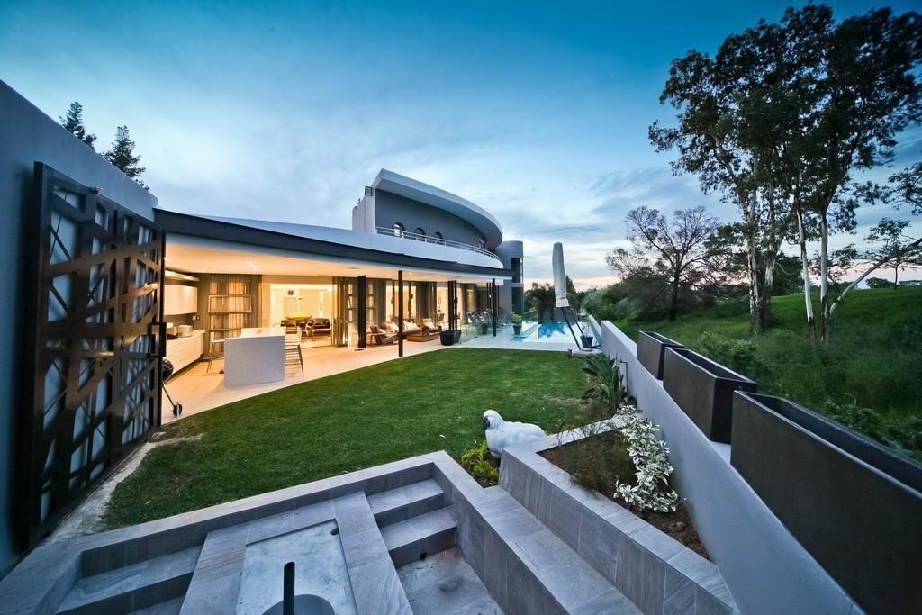 HOUSE FOR SALE IN SANDTON COUNTRY CLUB ESTATE | South Africa Luxury Homes | Mansions For Sale ...
