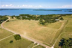 INCREDIBLE 42 ACRES, WALKING DISTANCE TO RICHLAND CHAMBERS LAKE