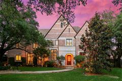 LUXURIOUS ESTATE ON A LOVELY CUL-DE-SAC LOT WITH LUSH LANDSCAPING AND PLENTY OF SPACE TO ENTERTAIN