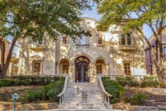 SOPHISTICATED TUSCAN VILLA HOME