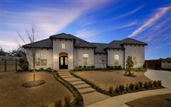 LUXURY LIVING ON ONE LEVEL