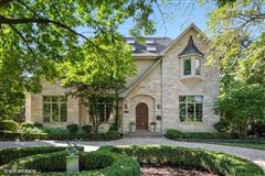 EXTRAORDINARY FAMILY-SIZED HOUSE