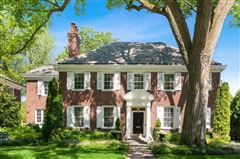 GORGEOUS GEORGIAN ONE BLOCK FROM LAKE MICHIGAN