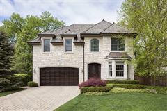 EXQUISITE CUSTOM HOME IN GLEN OAK ACRES