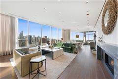 ONE-OF-A-KIND GOLD COAST PENTHOUSE DUPLEX