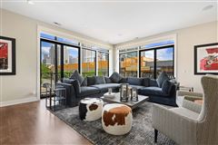 CHIC AND LUXURIOUS CONDO IN FULTON MARKET