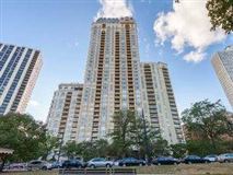 LUXURIOUS LINCOLN PARK RESIDENCE WITH SOUGHT AFTER FLOOR PLAN