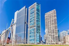 HUGE THREE BEDROOM IN FULL-AMENITY BUILDING