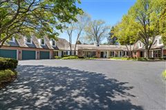 MAJESTIC HOME ON PRIVATE ACRE LOT