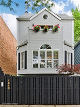 TASTEFUL TOWNHOUSE CENTRALLY LOCATED IN OLD TOWN