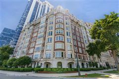FABULOUS APARTMENT OFFERS SWEEPING LAKE VIEWS