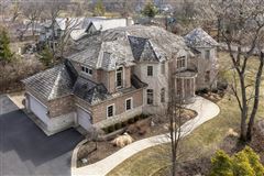 HOME IN A BEAUTIFUL LOCATION