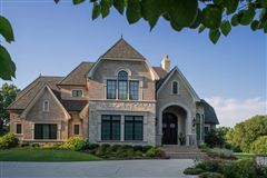AN EXQUISITE HOME