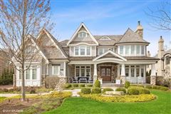LAVISH LIVING IN A VACATION SETTING
