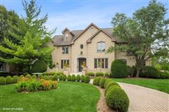 A FAMILY-SIZED HOUSE WITH GRAND SCALE