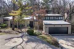 MID-CENTURY MODERN HOME