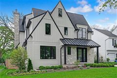 IMPRESSIVE FIVE BEDROOM HOME