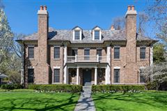 BRICK COLONIAL STYLE DECORATOR SHOW HOME