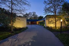 MAGNIFICENT CUSTOM BUILT CONTEMPORARY HOME