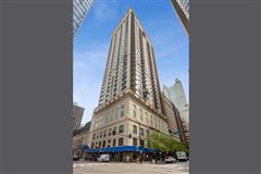 GORGEOUS RENOVATION OF HIGHLY DESIRABLE 'B' TIER IN BOUTIQUE LUCIEN LAGRANGE BUILDING!