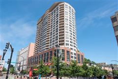 PERFECTLY LOCATED IN THE HEART OF DOWNTOWN EVANSTON