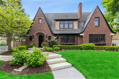 METICULOUSLY MAINTAINED HOME IN THE CENTER OF IT ALL