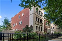 SUNDRENCHED SIX BEDROOM HOME IN THE SOUTHPORT CORRIDOR