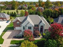 GORGEOUS HOME IN VINTAGE CLUB - HOMEARAMA COMMUNITY