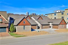 LUXURY LIVING ALONG THE OHIO RIVER