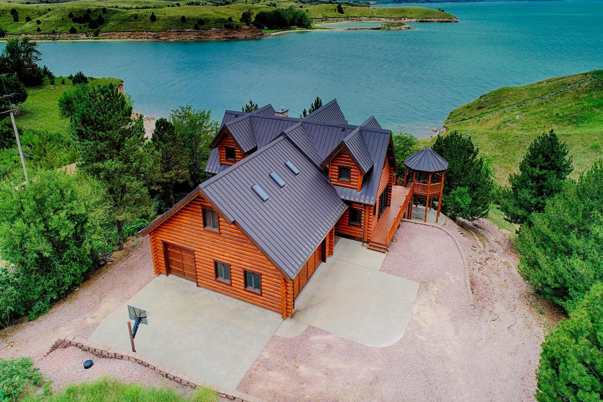 LUXURY LOG HOME AT LAKE MCCONAUGHY Nebraska Luxury Homes Mansions 