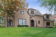 EUROPEAN COTTAGE IN THE HEART OF SUNSET HILL