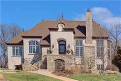 SPECTACULAR CUSTOM-BUILT ESTATE ON A QUIET CUL-DE-SAC LOT