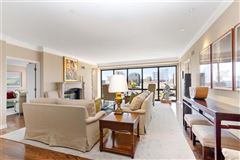SPACIOUS, LIGHT AND AIRY FIFTH FLOOR CONDO