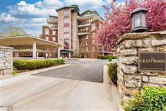 ELEGANT CRESTWOOD CONDO WITH EXPANSIVE PRIVATE BALCONY