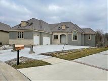 UNIQUE DESIGN, CUSTOM HOME