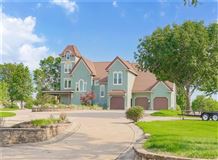 GORGEOUS ESTATE WITH LAND ON AN AMAZING LOCATION