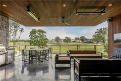 SLEEK, URBANE LUXURY